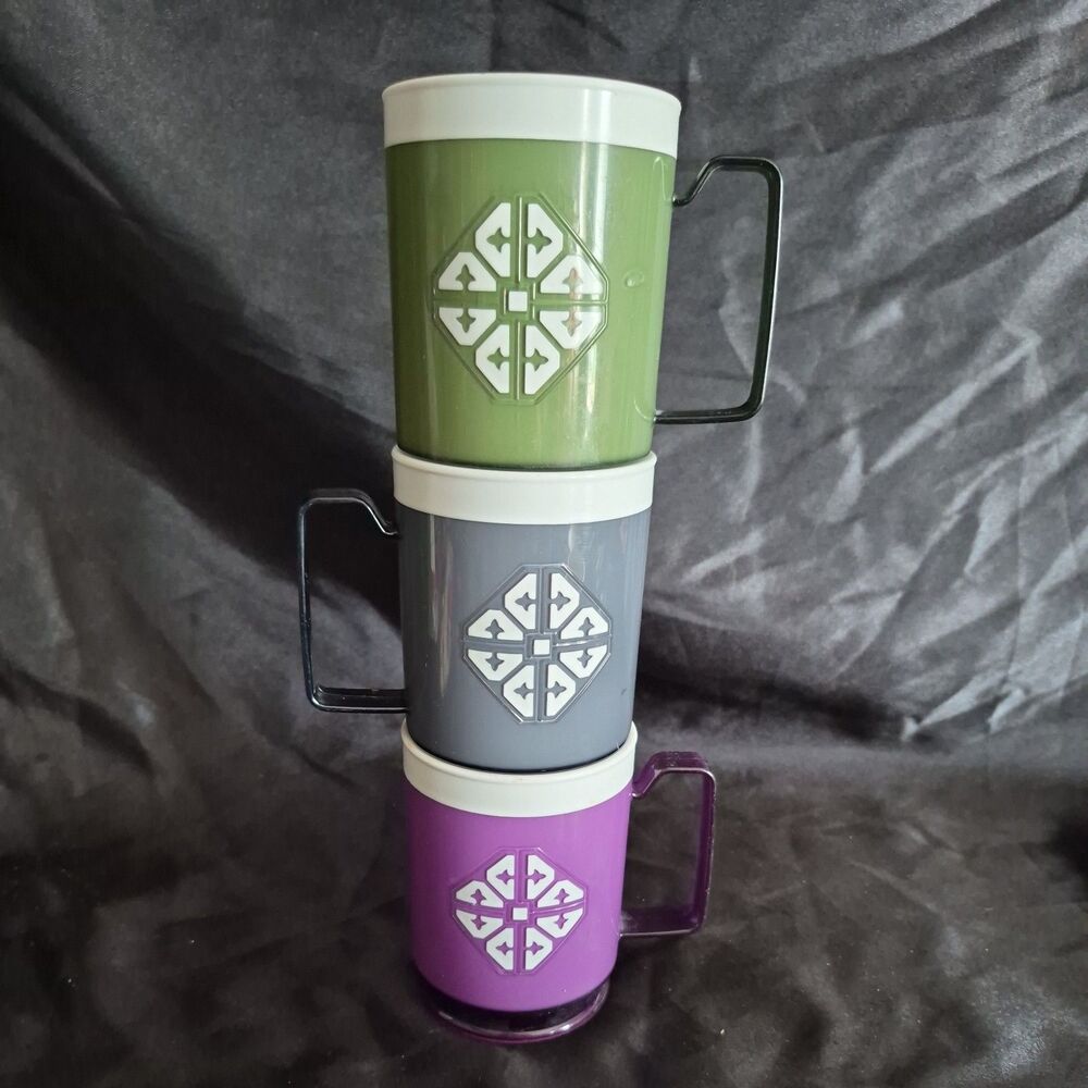3 VTG CHALET Insulated 8 oz Plastic Mugs Coffee Cups Avocado Green, Purple 1 MCM